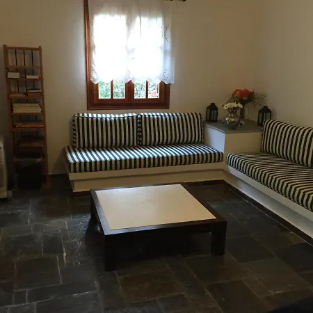 Hétvégi ház Villa Messaria Apróvato